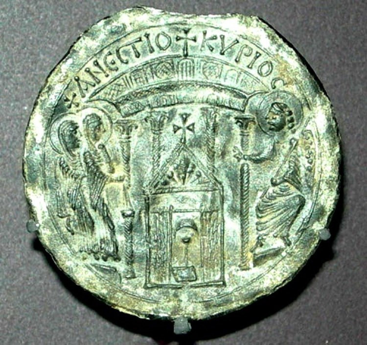 <b>Евлогий
6 в. – свинцовый медальон-иконка: </b>жены-мироносицы пришли
ко Гробу Господню – ротонде Анастасис, внутри которой – «палатка»-Кувуклий с
остроконечной крышей. Надпись: «Воскресение Господа».