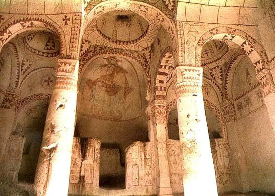 <b>Изображения всполохов огня в церкви св. Варвары в Гёреме</b>