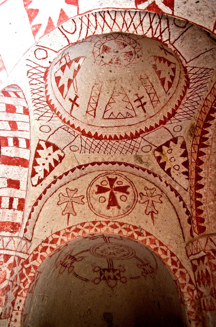 <b>Три креста на Голгофе. Церковь св. Варвары в Гёреме.</b>