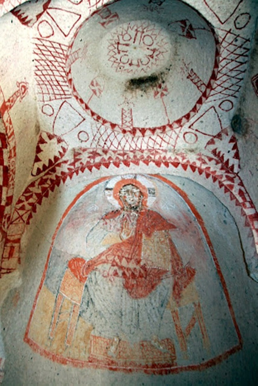 <b>Крест с кружочками в центральном куполе. Церковь св. Варвары в Гёреме.</b>